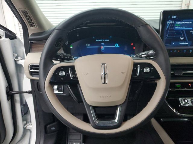Used 2025 Lincoln Corsair Grand Touring image 18