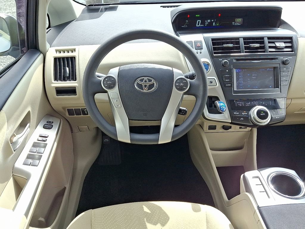 Used 2014 Toyota Prius V Two image 2