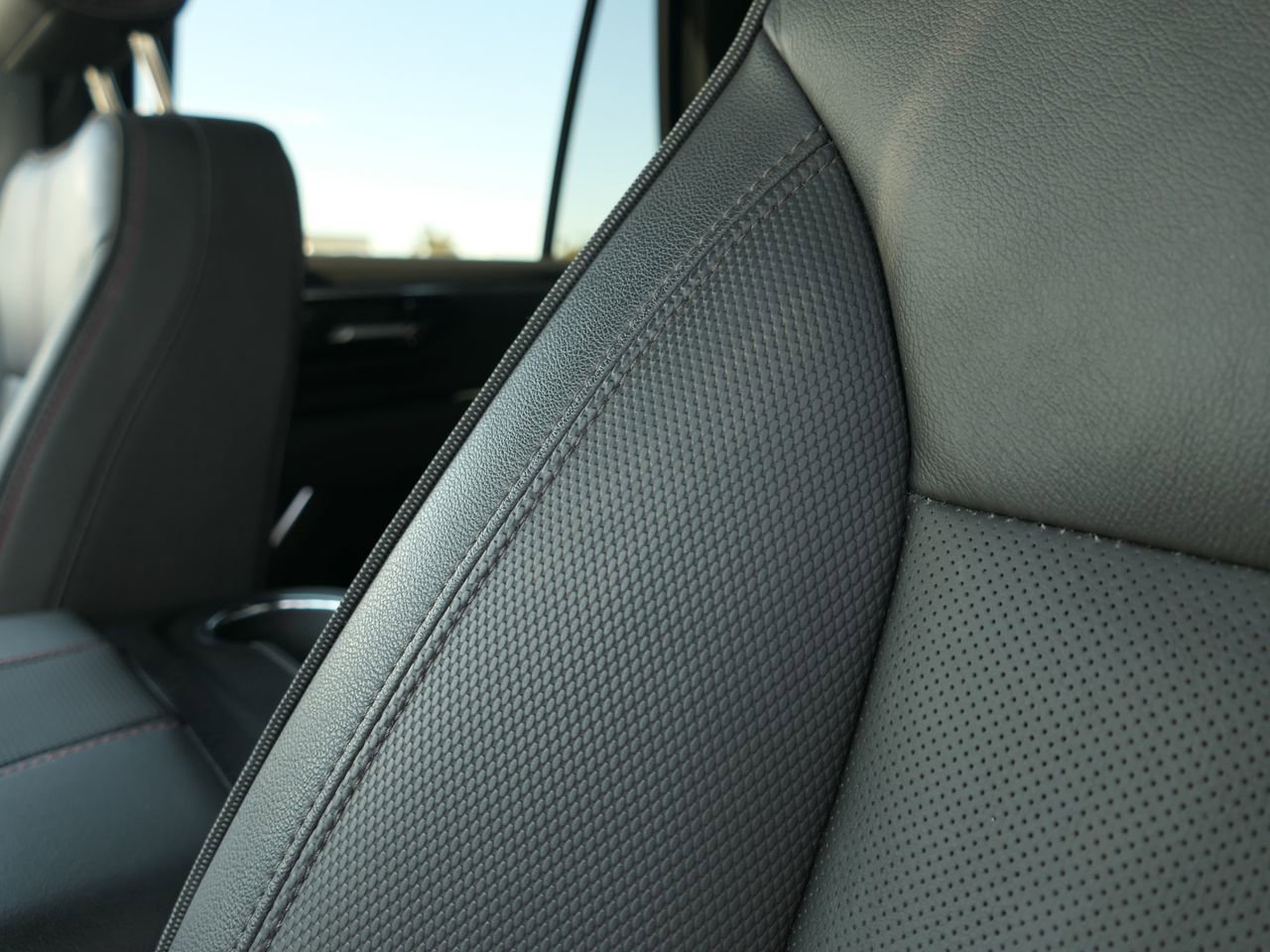 Used 2025 Chevrolet Tahoe RST image 18