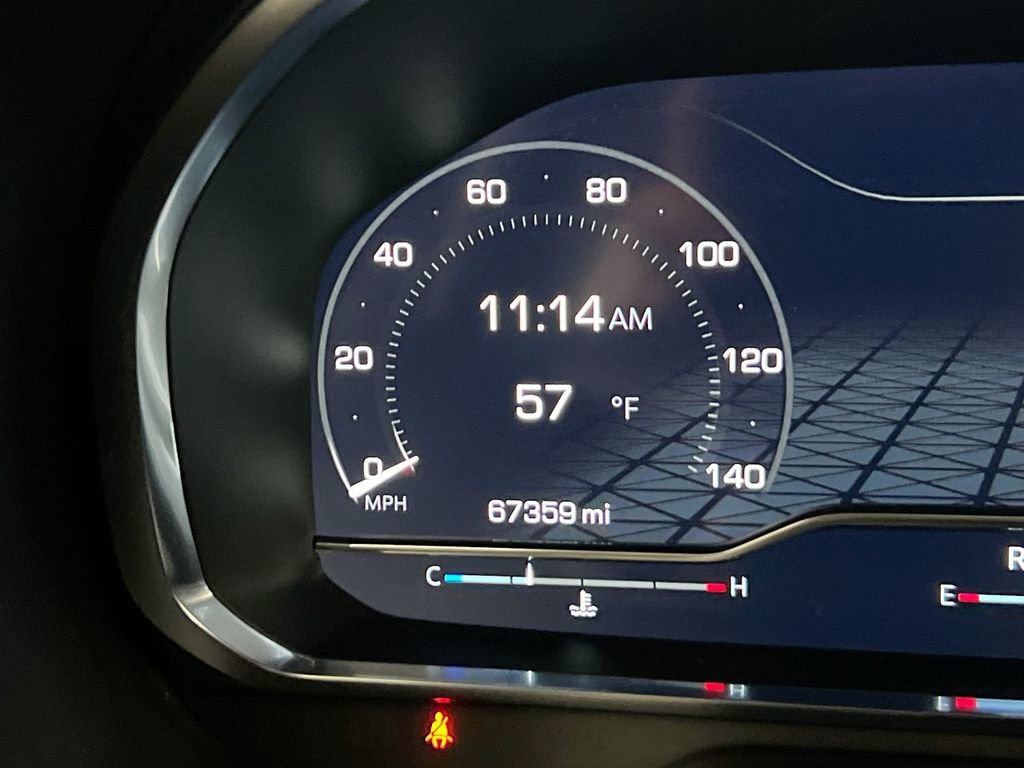 Used 2024 GMC Yukon XL SLT image 13