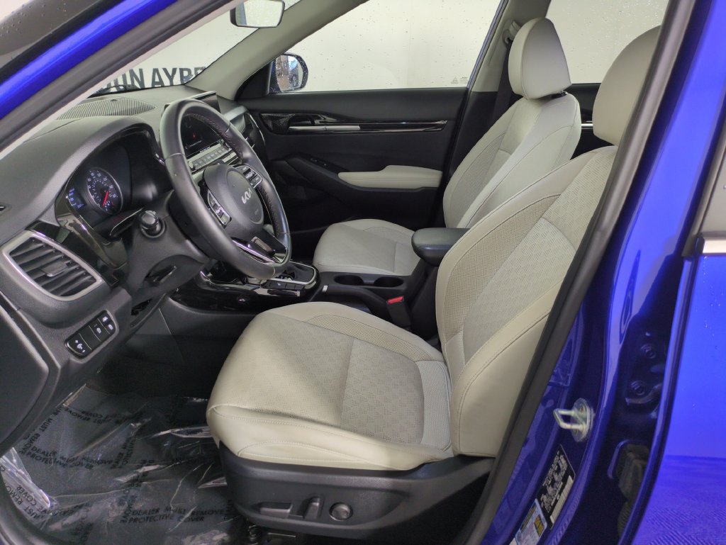 Used 2023 Kia Seltos EX AWD/4WD image 13