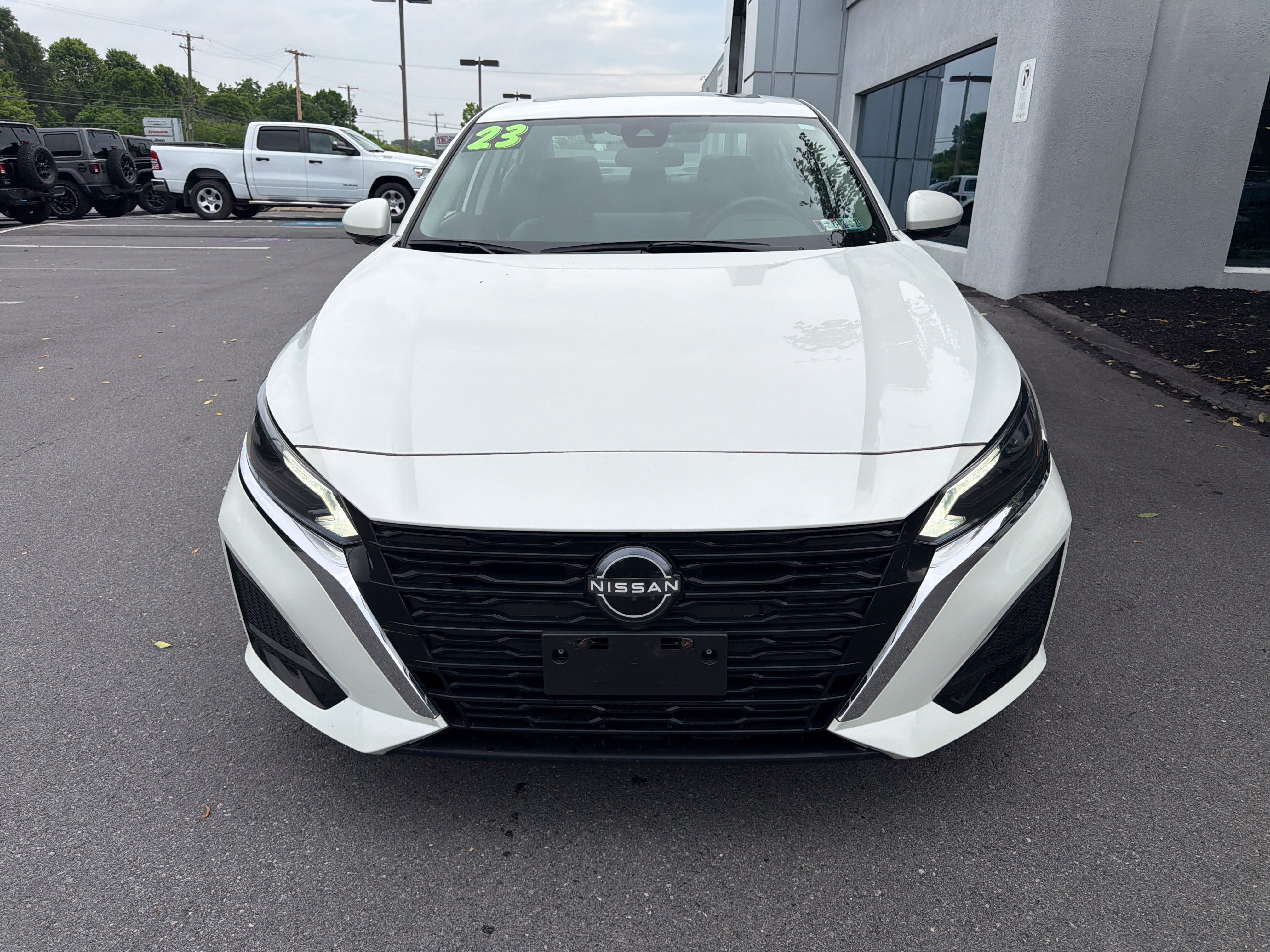 Used 2023 Nissan Altima 2.5 SL AWD/4WD image 10