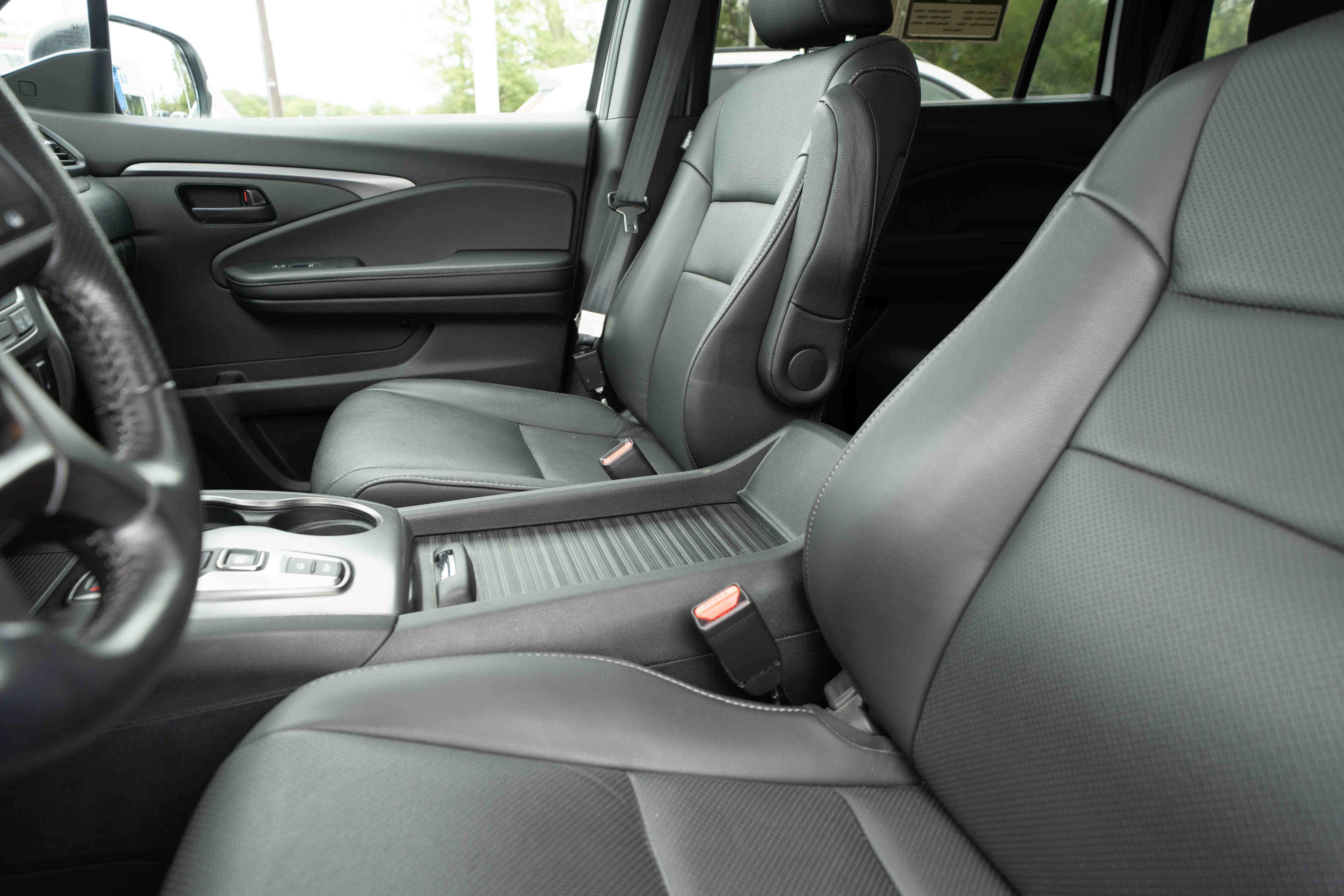 Used 2023 Honda Passport EX-L image 10