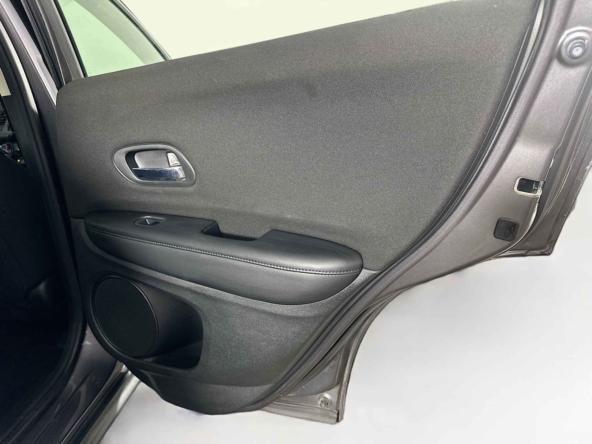 Used 2017 Honda HR-V LX image 27