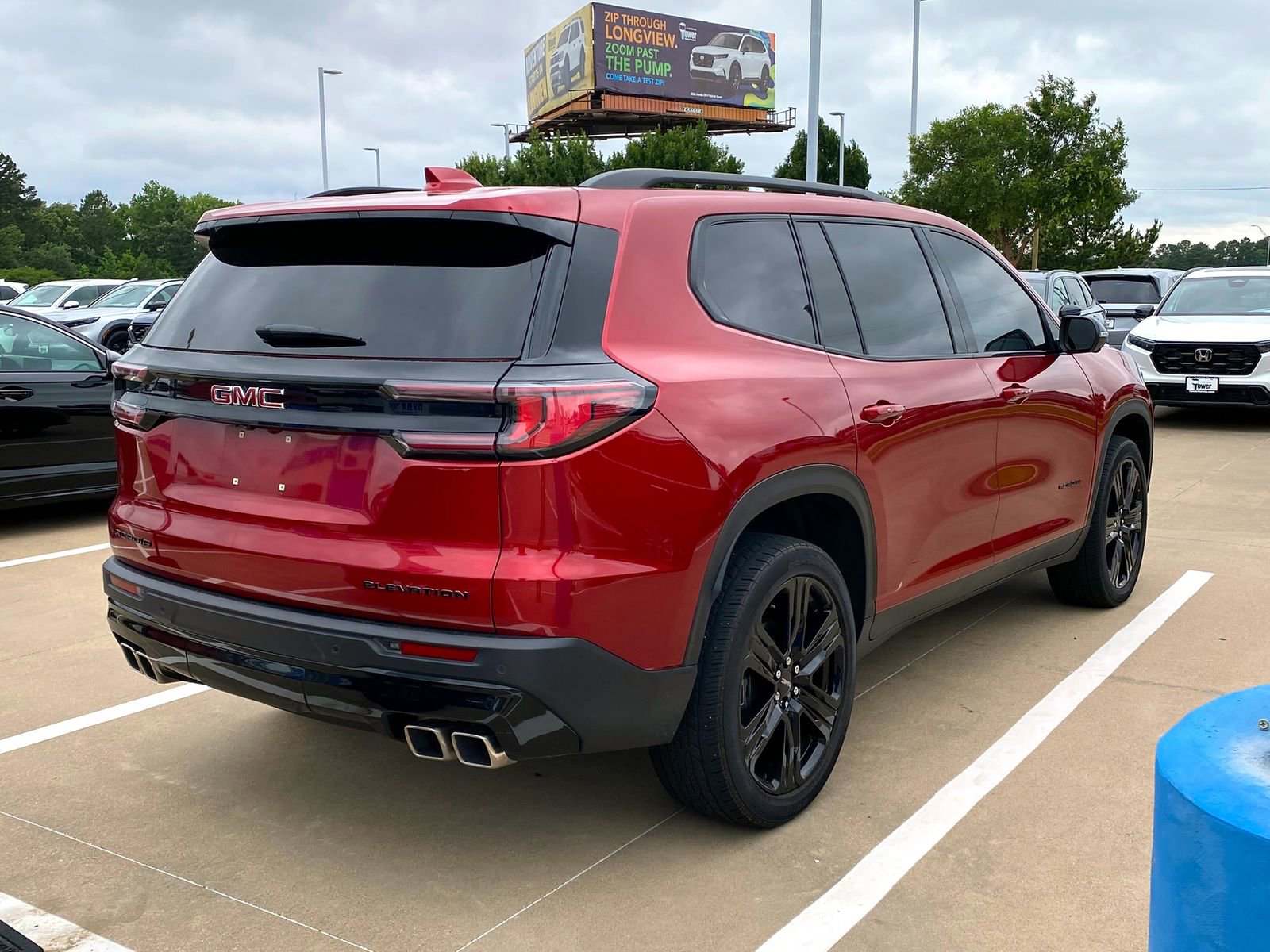 Used 2024 GMC Acadia Elevation w/ Black Edition FWD image 4
