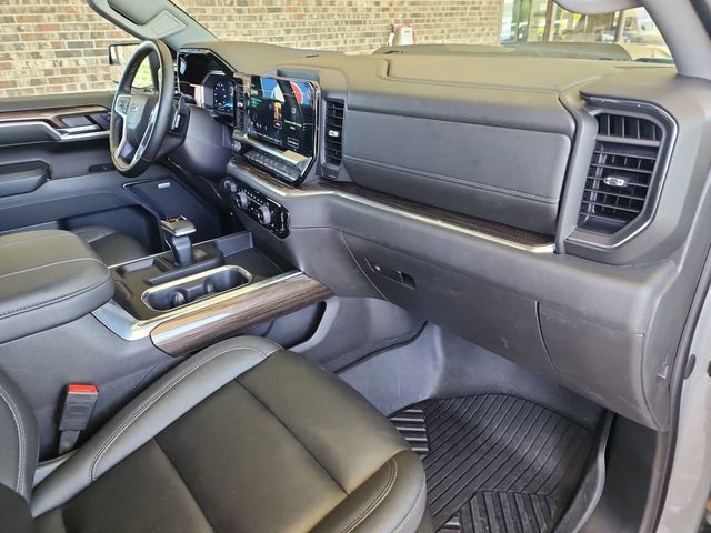 Used 2024 Chevrolet Silverado 1500 LT Trail Boss w/ Convenience Package II AWD/4WD image 14
