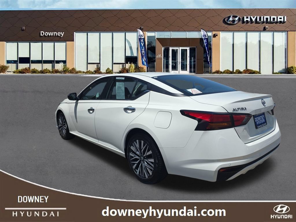 Used 2025 Nissan Altima 2.5 SV FWD image 3