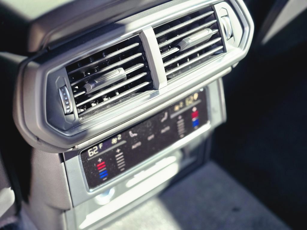 Used 2024 Lamborghini Urus S image 13