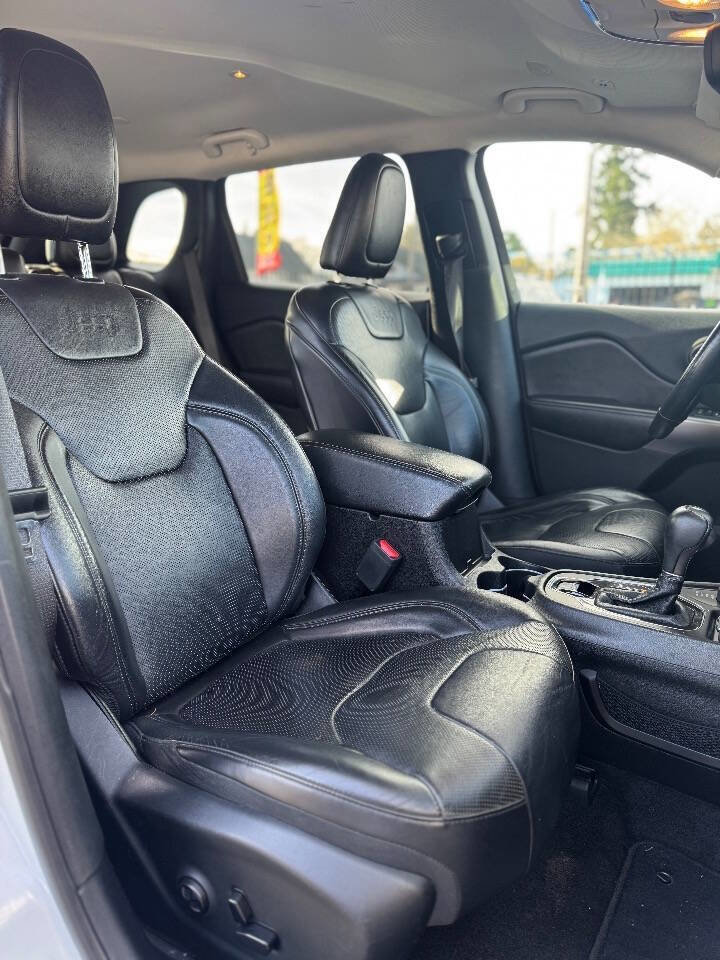 Used 2019 Jeep Cherokee Limited w/ Luxury Group image 7