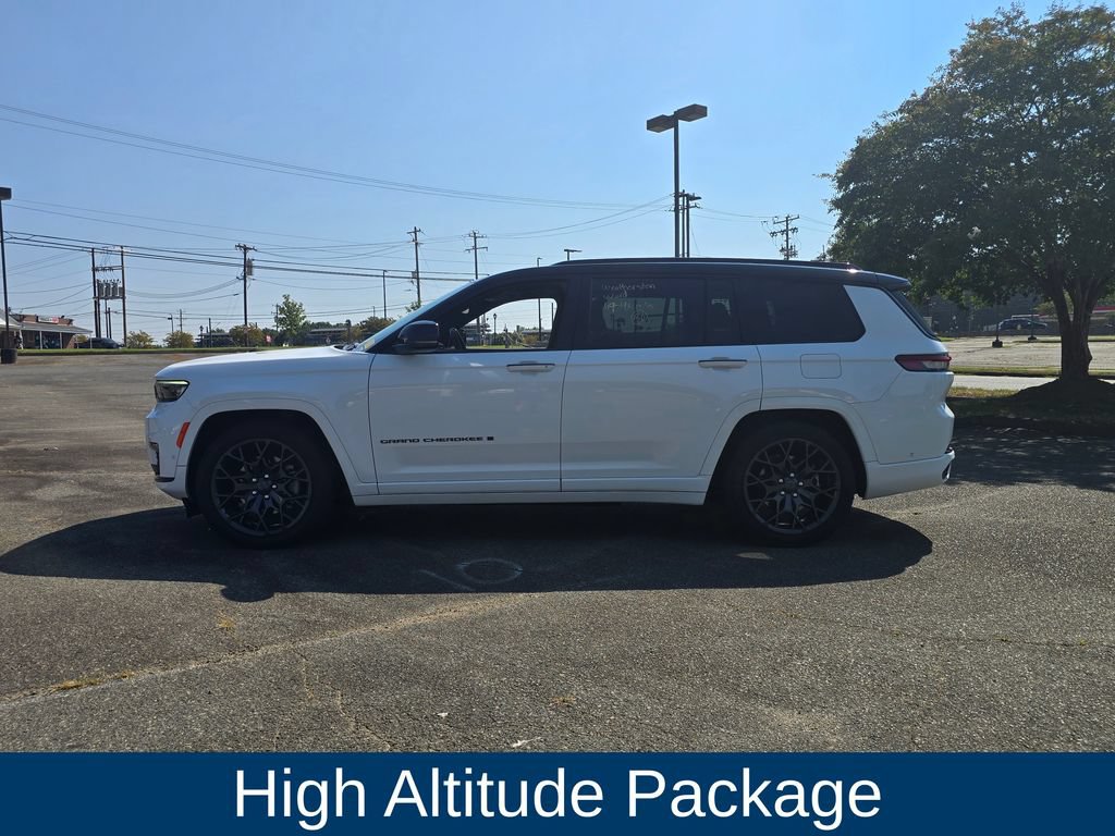Used 2023 Jeep Grand Cherokee L Summit w/ High Altitude Package AWD/4WD image 4