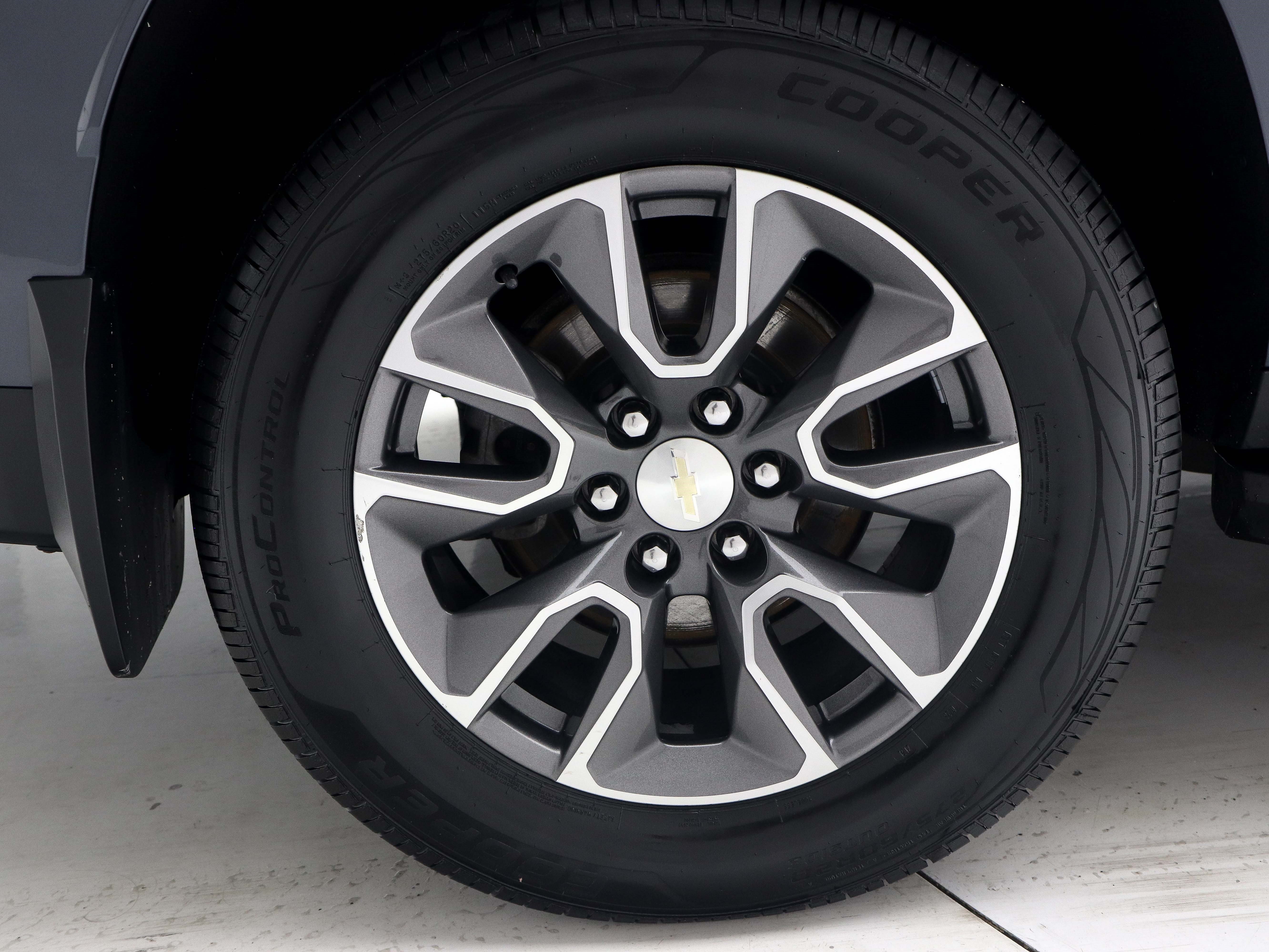 Used 2021 Chevrolet Suburban LT w/ LT Signature Package AWD/4WD image 35
