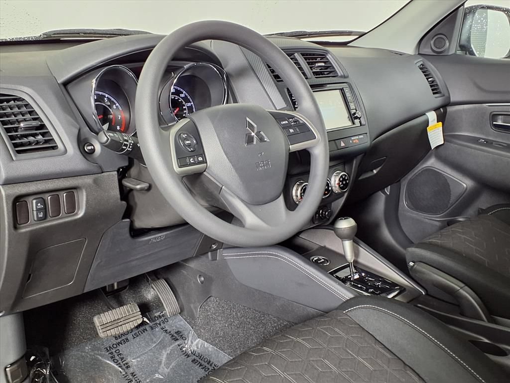 Used 2025 Mitsubishi Outlander Sport ES AWD/4WD image 14