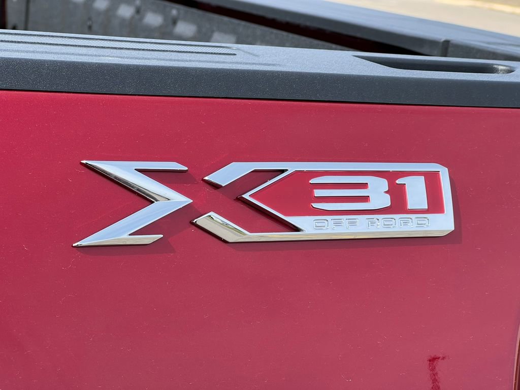 New 2026 GMC Sierra 2500 SLT w/ SLT Premium Package image 2