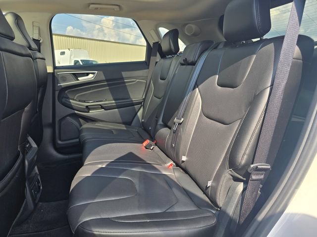 Used 2020 Ford Edge Titanium w/ Equipment Group 301A AWD/4WD image 14
