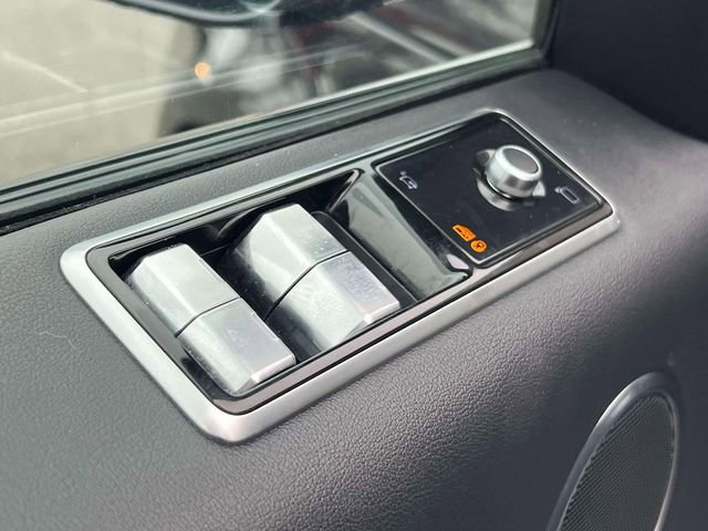 Used 2019 Land Rover Range Rover Sport SE image 19
