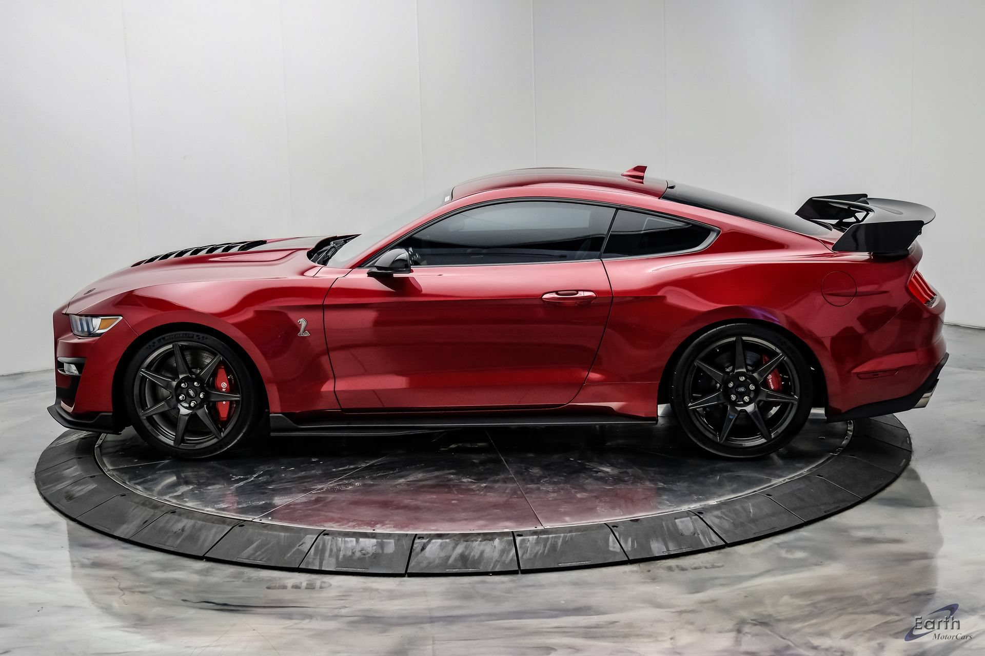Used 2020 Ford Mustang Shelby GT500 w/ Carbon Fiber Track Pack RWD image 9