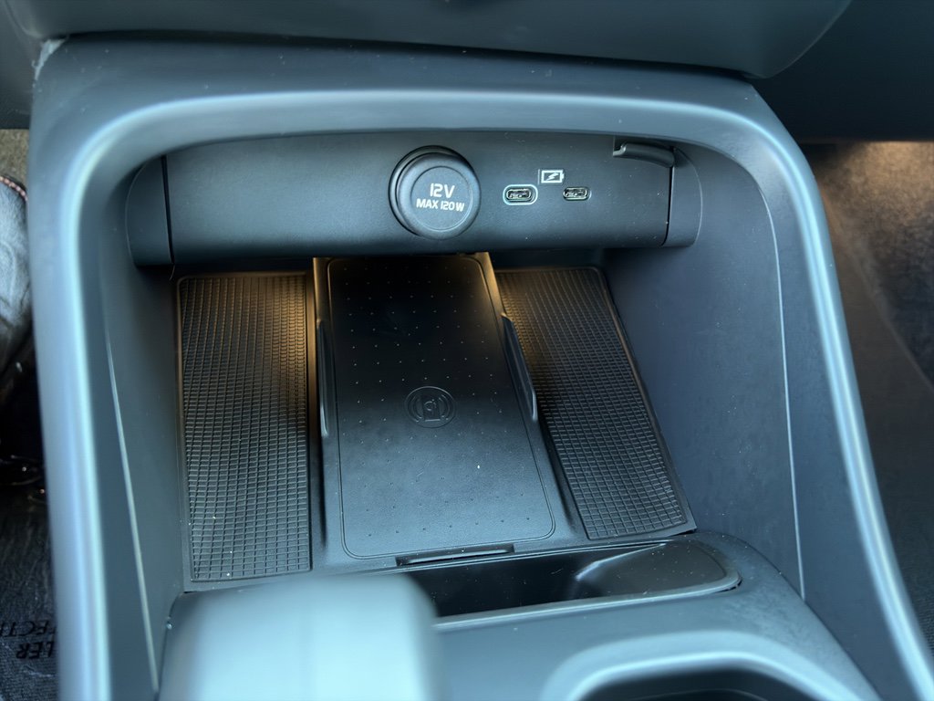 New 2026 Volvo XC40 B4 Core w/ Protection Package image 20