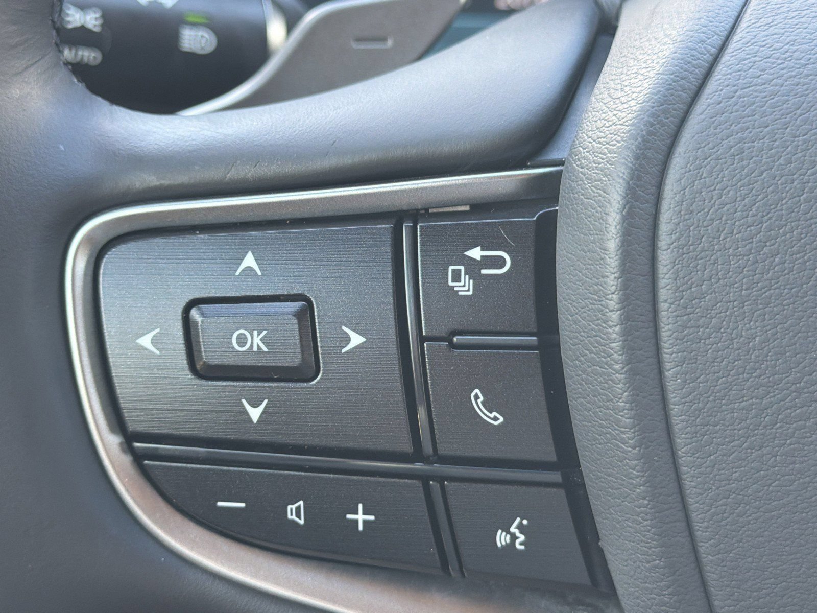 Used 2025 Lexus ES 350 w/ Premium Package FWD image 30