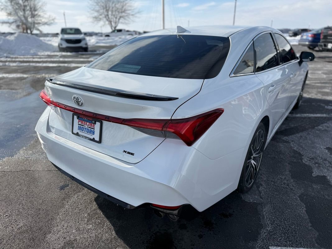 Used 2019 Toyota Avalon XSE image 5