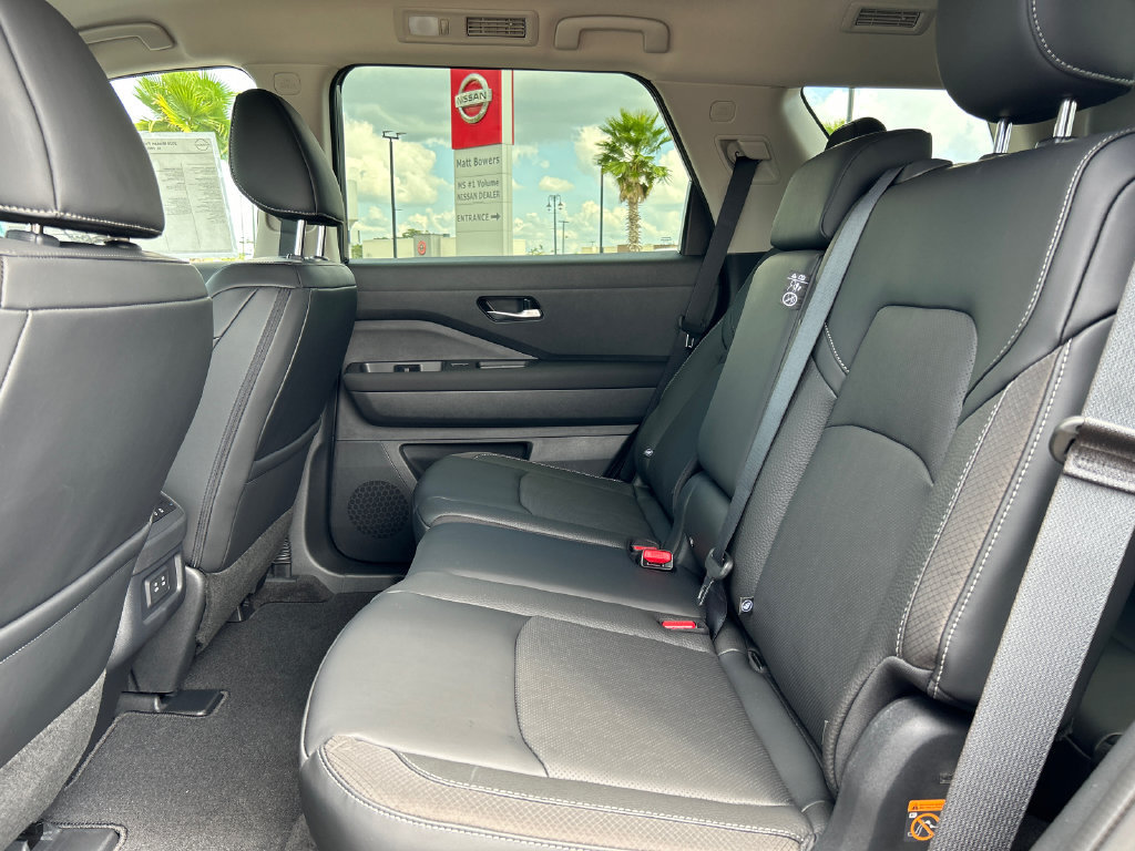 New 2026 Nissan Pathfinder SL FWD image 33
