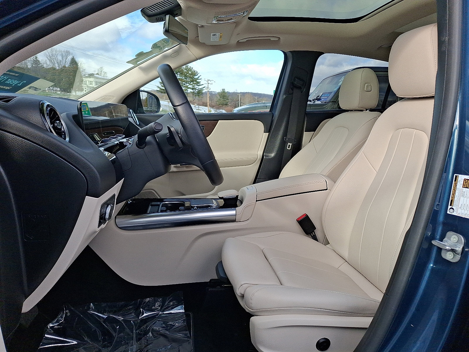 Used 2023 Mercedes-Benz GLA 250 4MATIC image 14