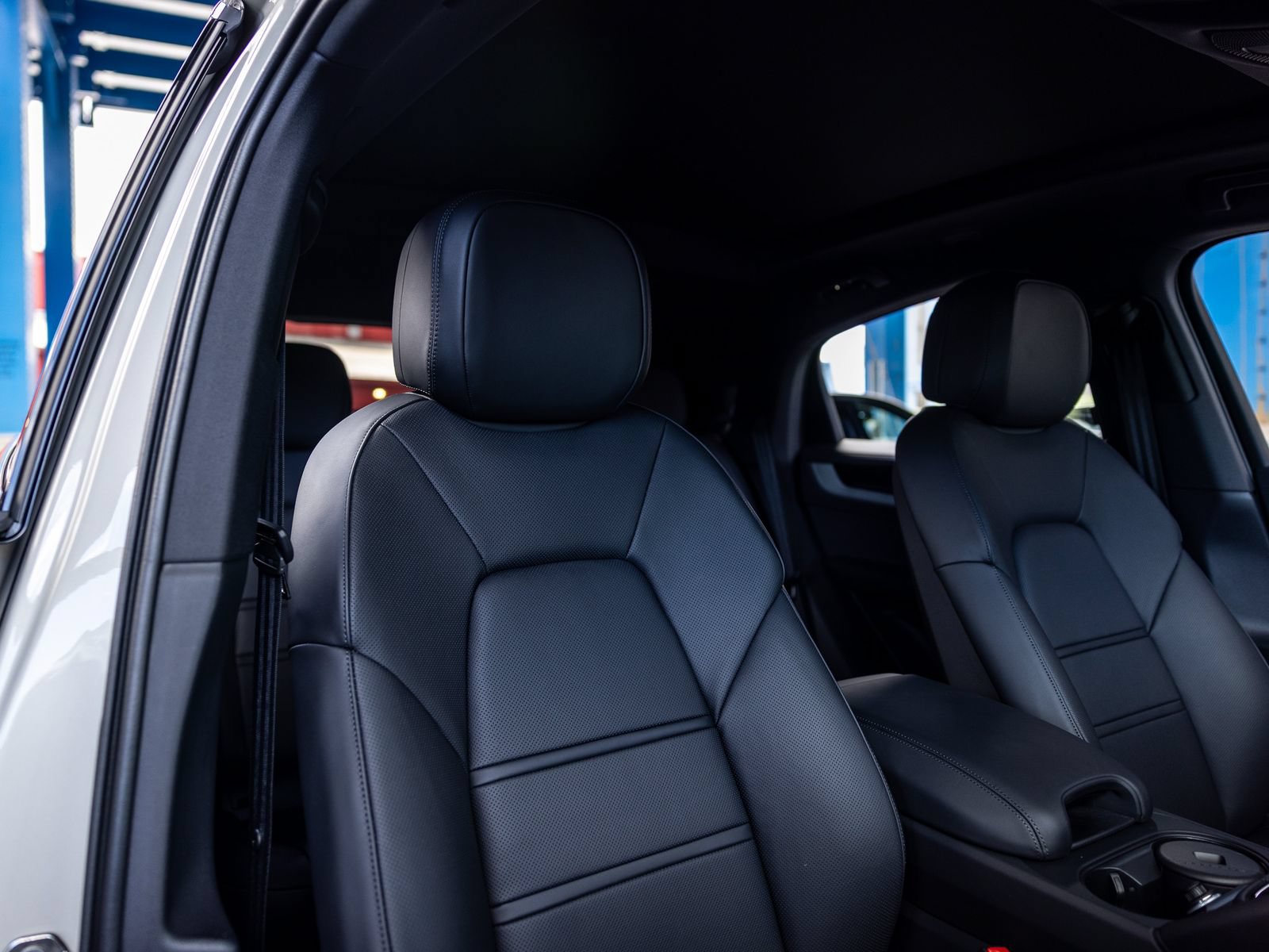 New 2026 Porsche Cayenne Coupe AWD/4WD image 35