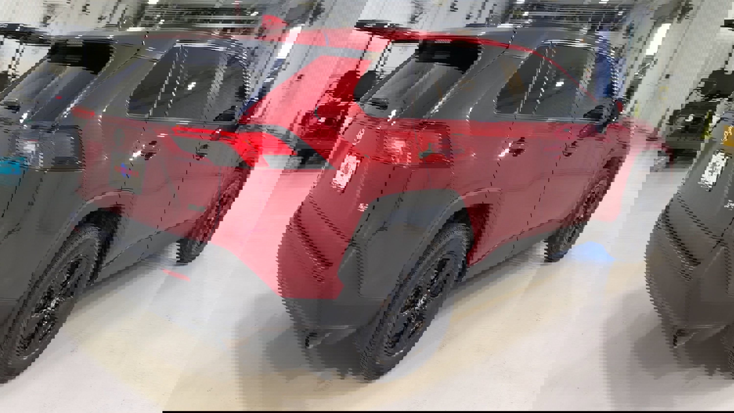 Used 2021 Toyota RAV4 XLE image 9