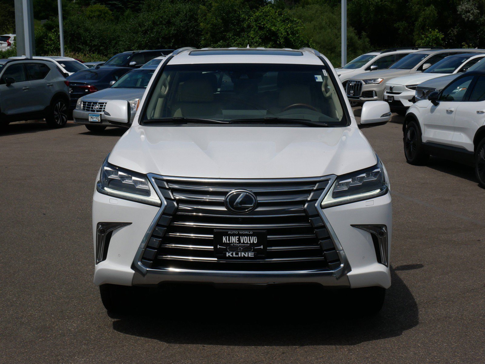 Used 2021 Lexus LX 570 4WD w/ Luxury Package image 2