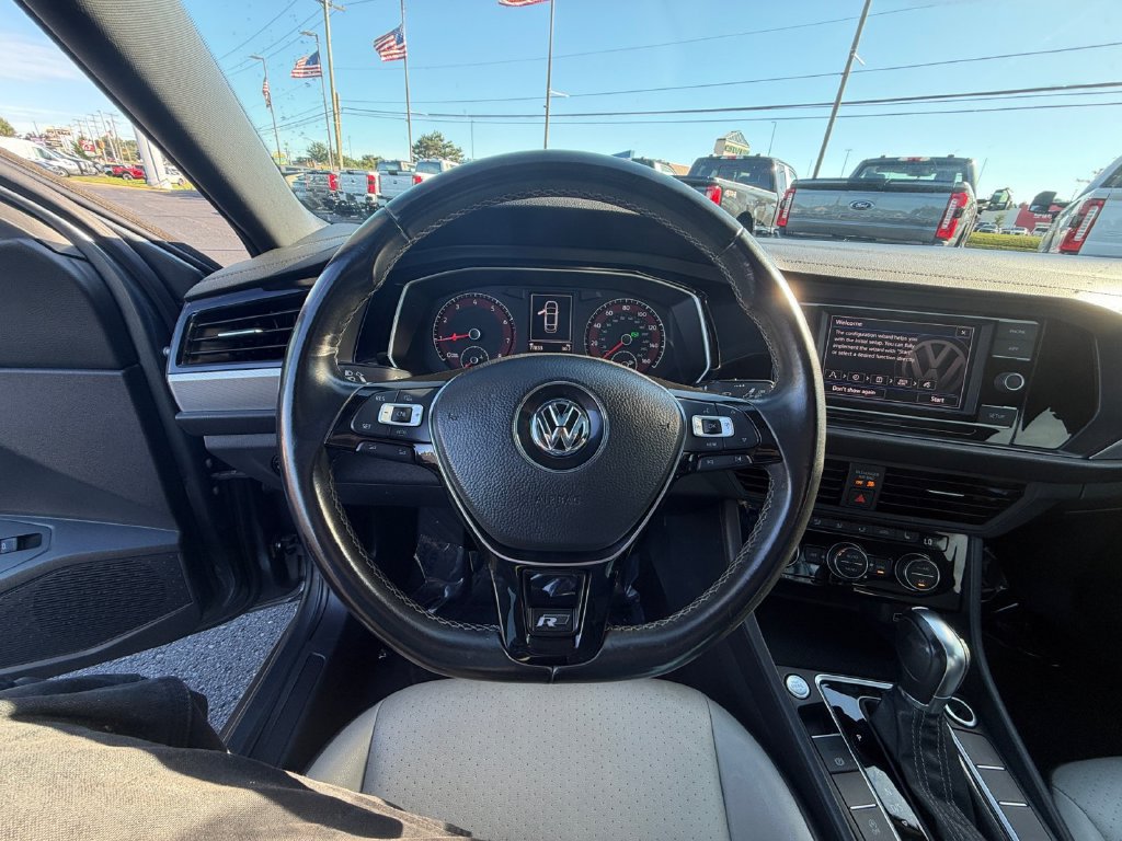 Used 2019 Volkswagen Jetta R-Line FWD image 11