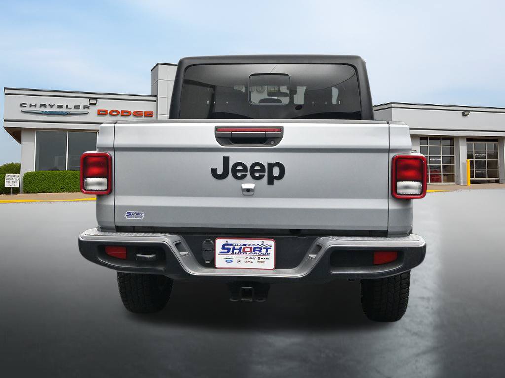 Used 2023 Jeep Gladiator Sport AWD/4WD image 4