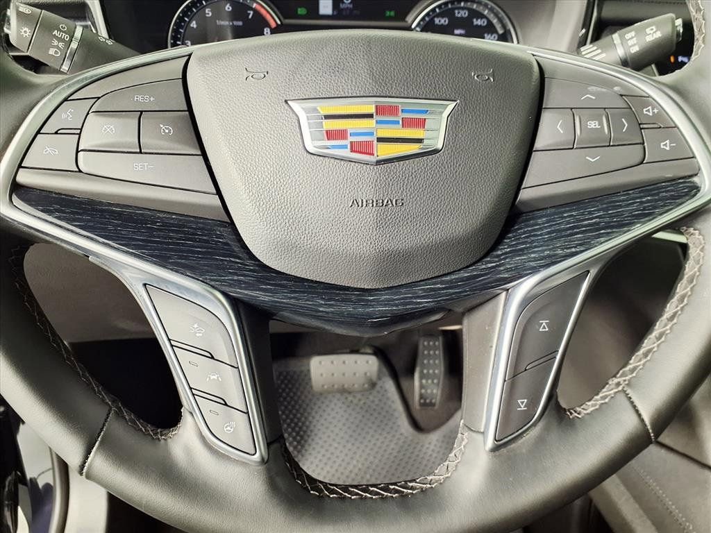 Certified 2025 Cadillac XT5 Premium Luxury FWD image 11