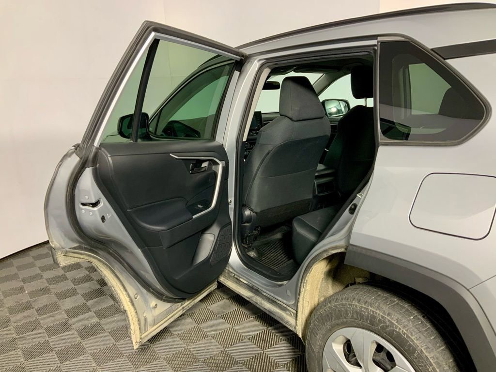 Used 2021 Toyota RAV4 LE image 26