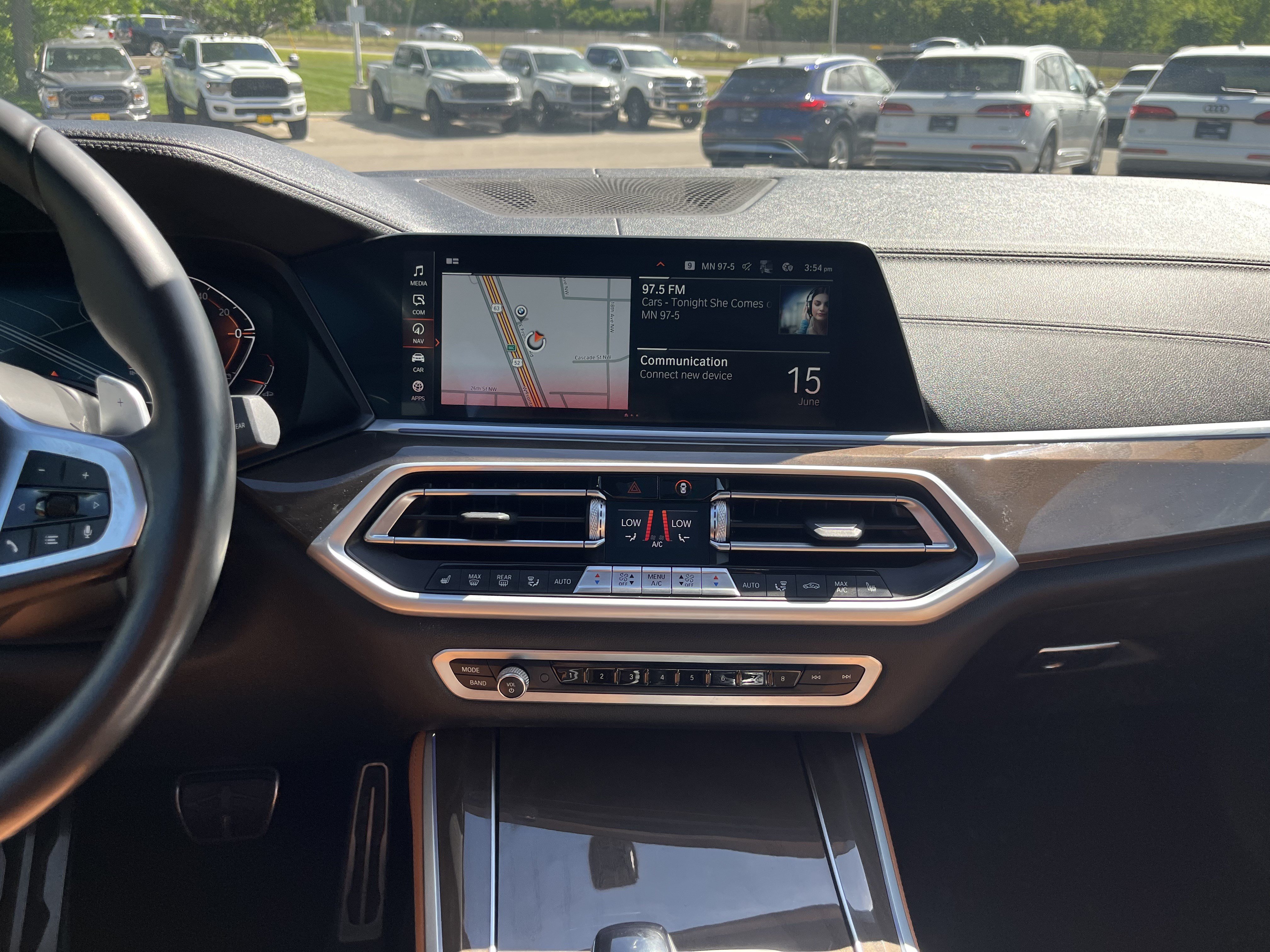 Used 2022 BMW X5 xDrive40i w/ M Sport Package AWD/4WD image 14