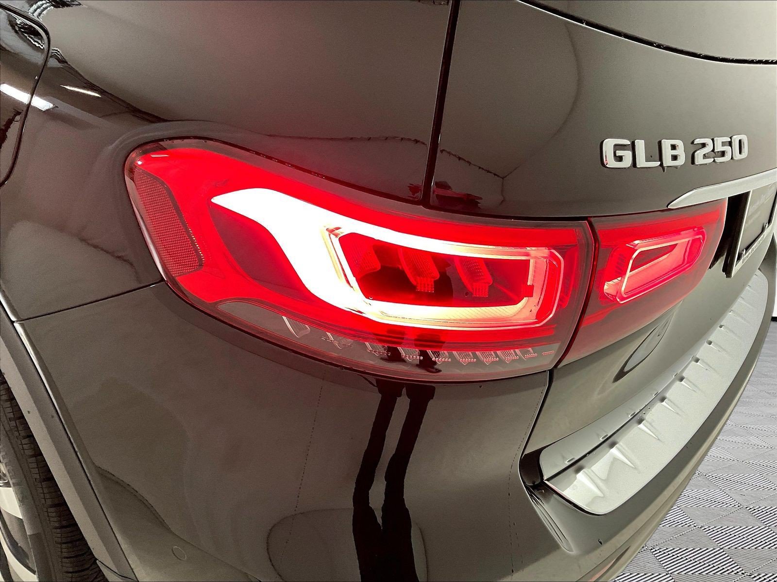 Certified 2021 Mercedes-Benz GLB 250 image 23