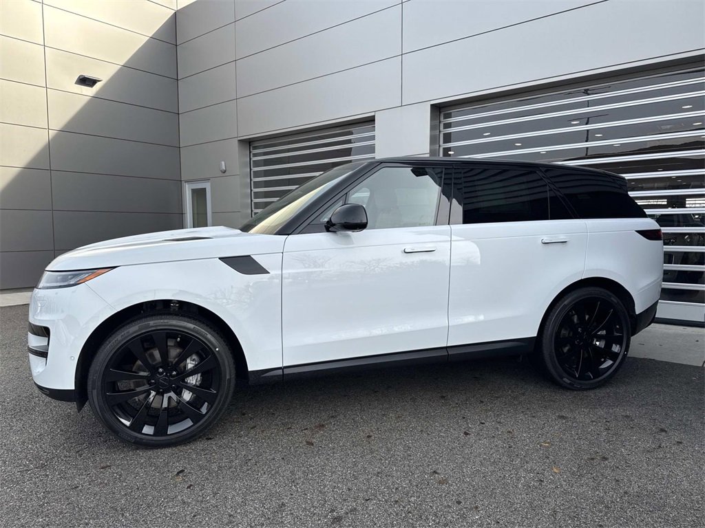 New 2026 Land Rover Range Rover Sport SE image 3