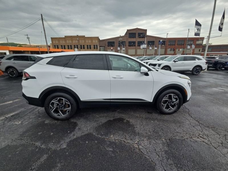 Used 2025 Kia Sportage LX AWD/4WD image 8