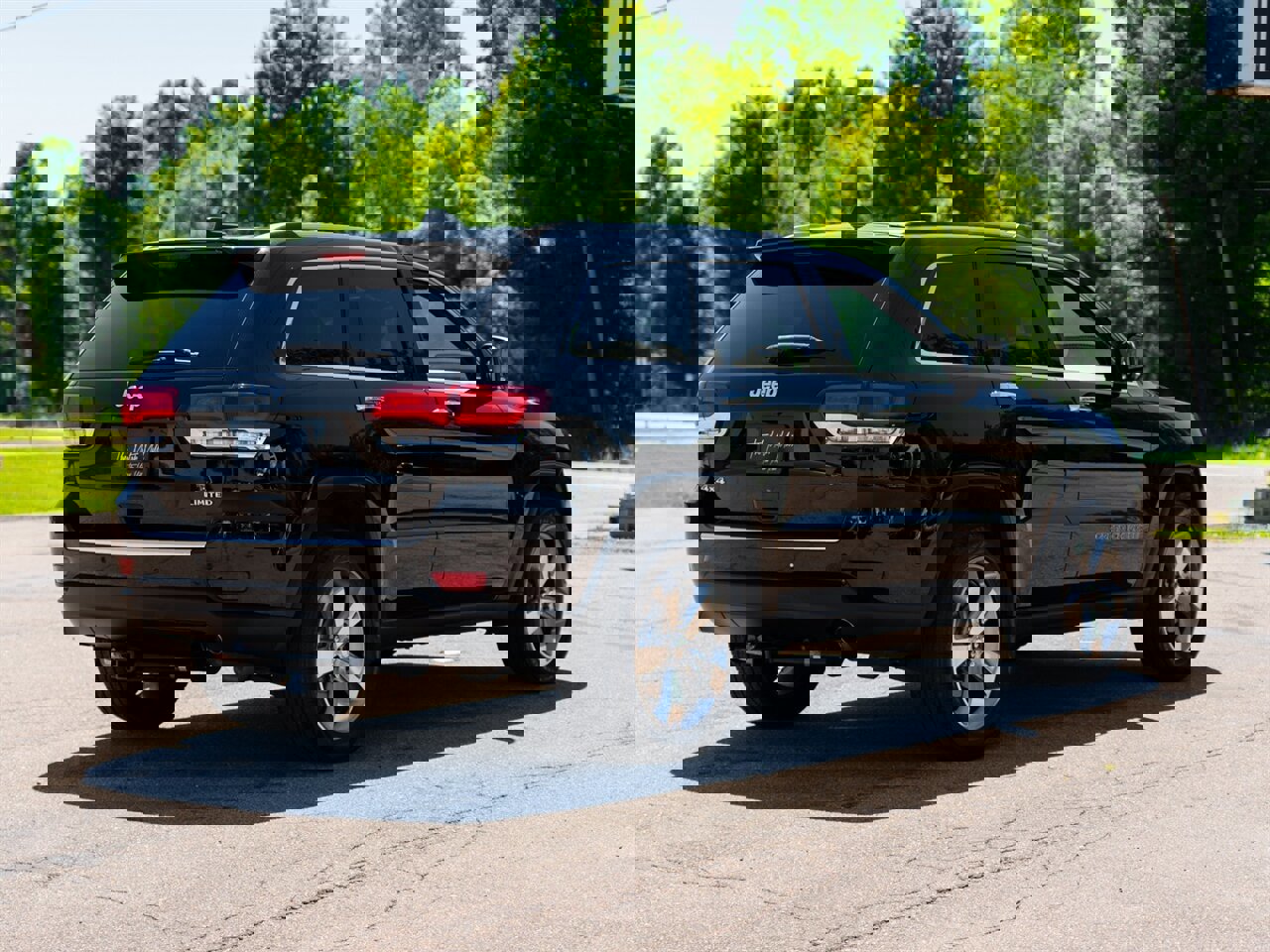 Used 2020 Jeep Grand Cherokee Limited w/ Luxury Group II image 5