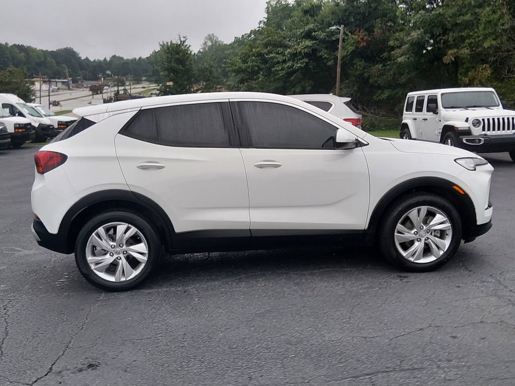Used 2024 Buick Encore GX Preferred FWD image 3
