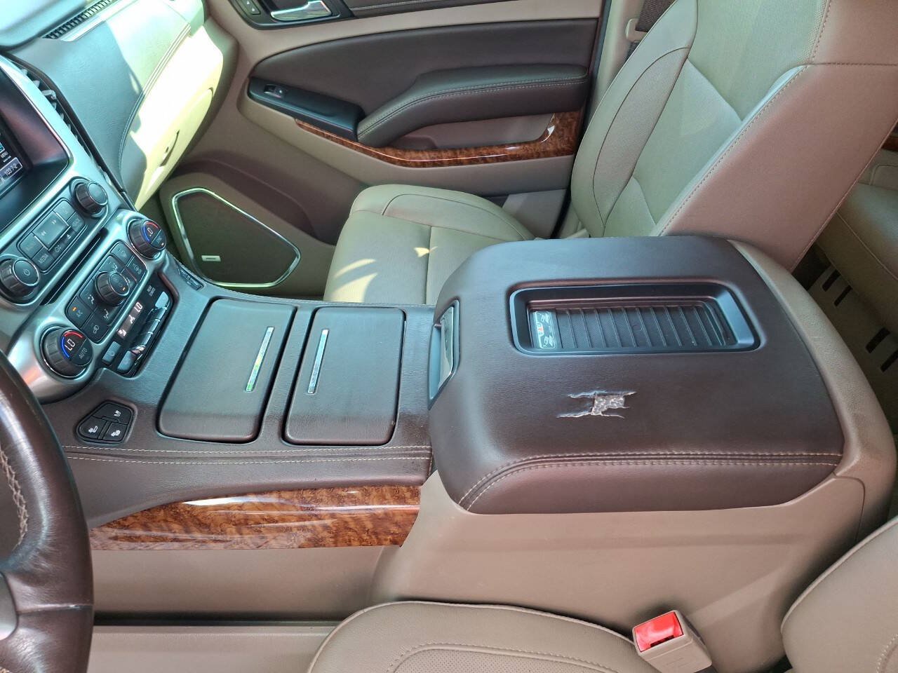 Used 2018 Chevrolet Tahoe Premier AWD/4WD image 11