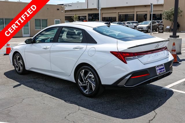Certified 2025 Hyundai Elantra SEL FWD image 4