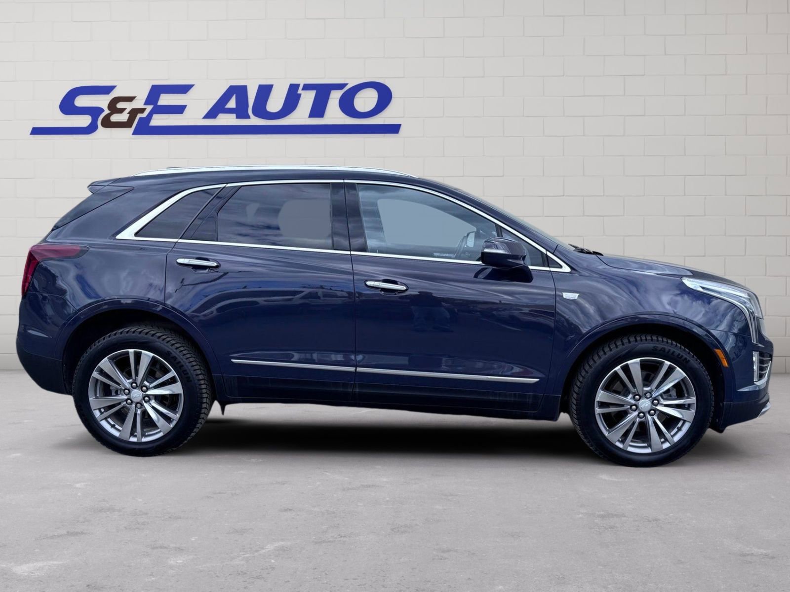 Used 2024 Cadillac XT5 Premium Luxury image 6