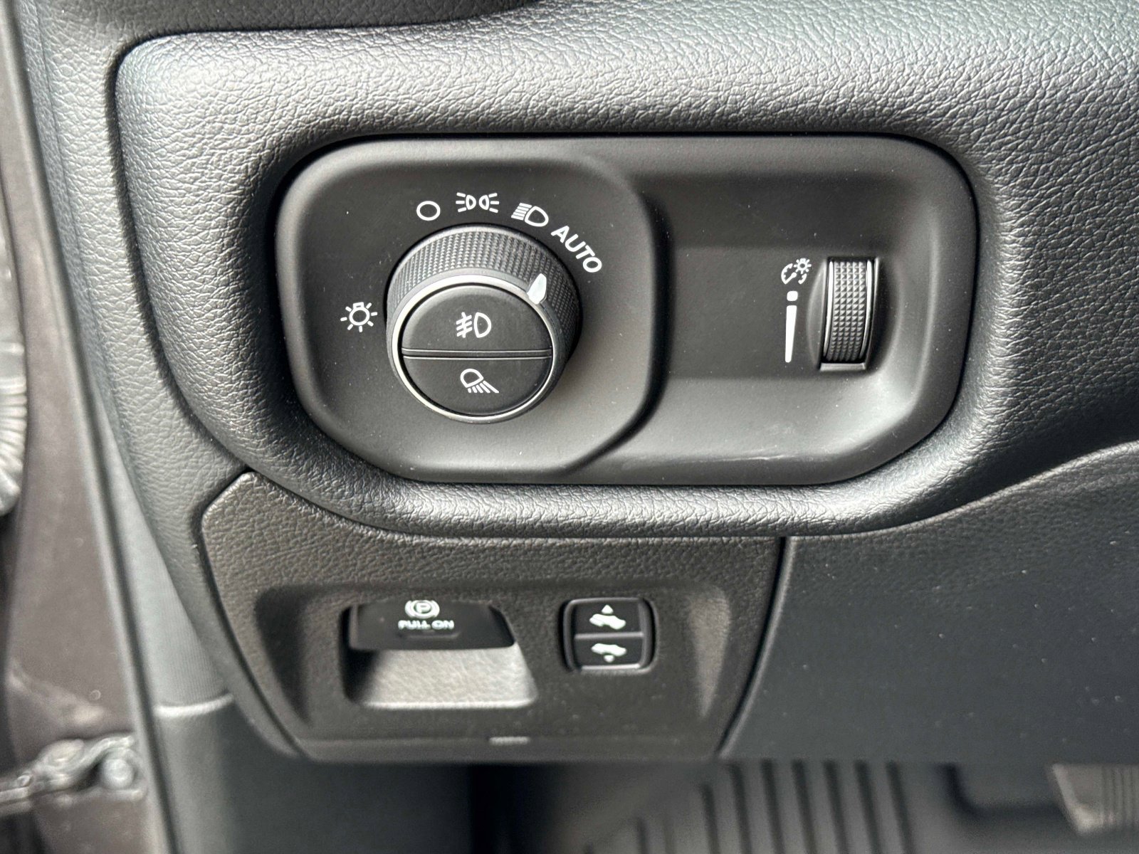 Certified 2022 RAM 1500 Big Horn RWD image 32