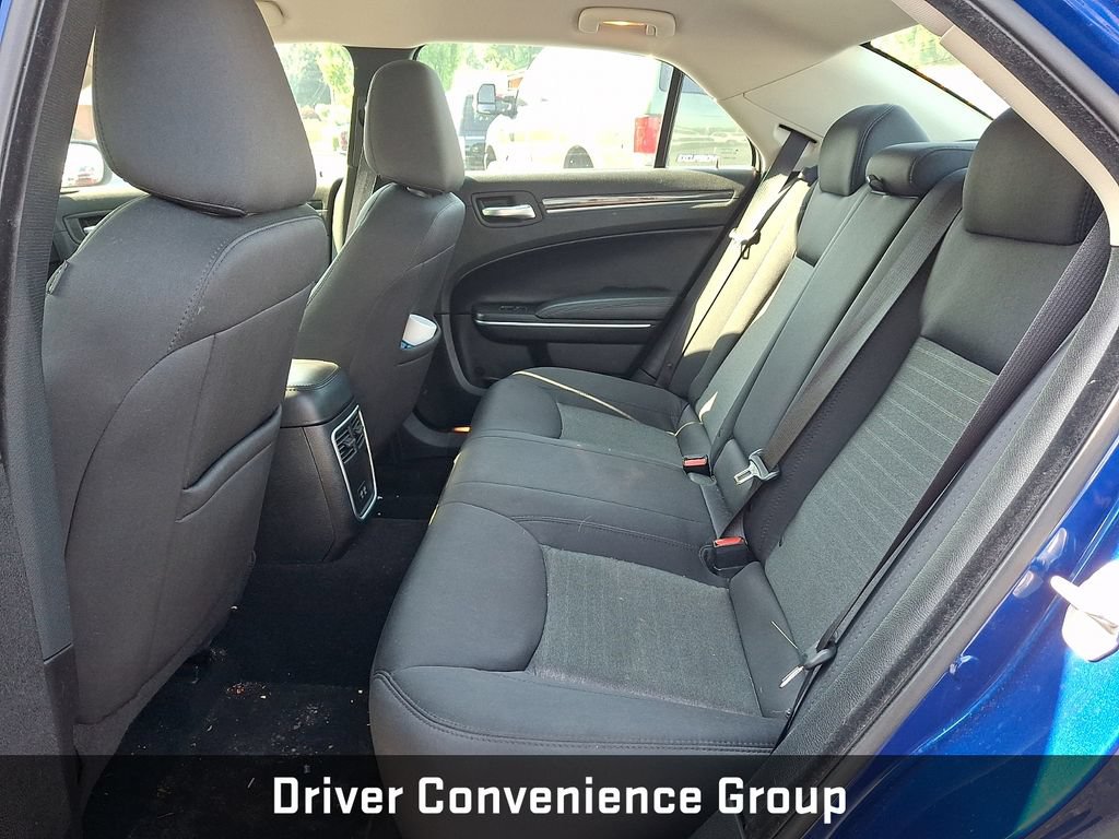 Used 2021 Chrysler 300 Touring w/ Driver Convenience Group RWD image 13