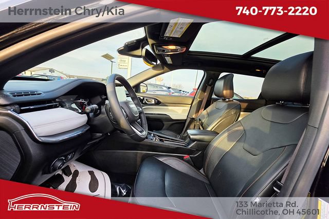 Used 2023 Jeep Compass Limited w/ Sun and Sound Group AWD/4WD image 22