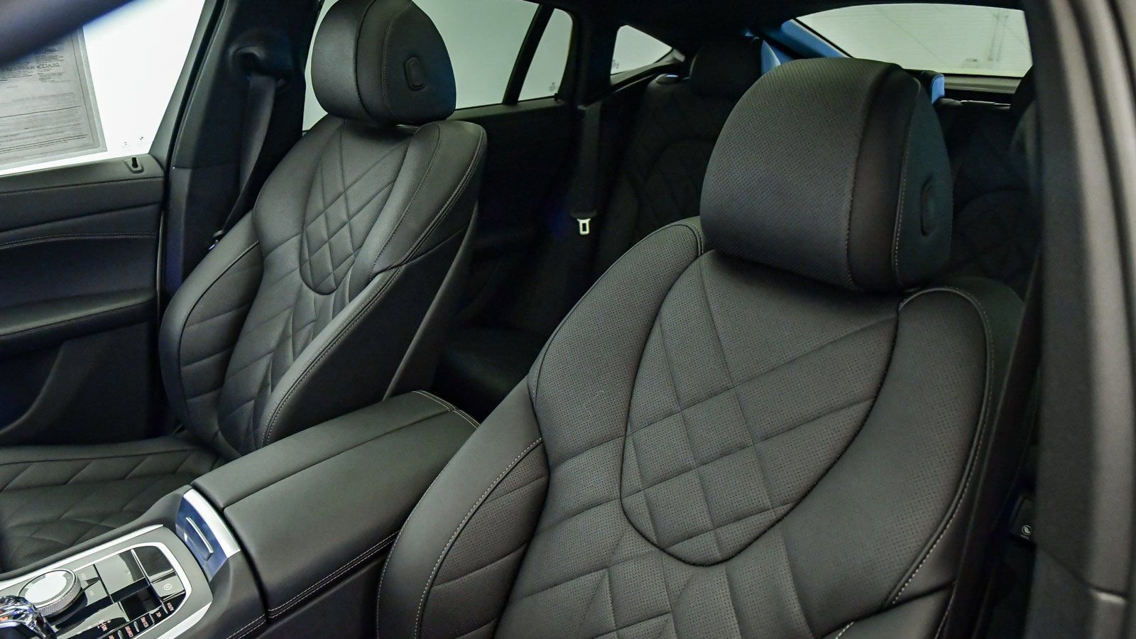 Certified 2023 BMW X6 xDrive40i w/ M Sport Package image 23