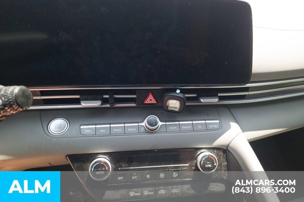 Certified 2024 Hyundai Elantra SEL FWD image 9