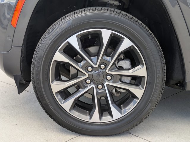 Used 2022 Jeep Grand Cherokee Overland AWD/4WD image 25