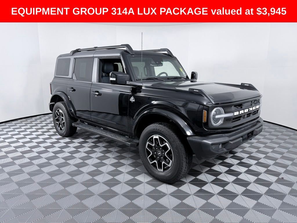 Used 2023 Ford Bronco Outer Banks image 2