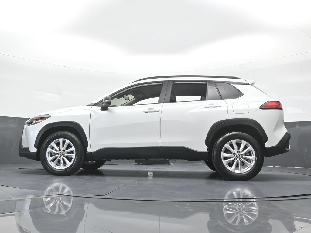 Used 2025 Toyota Corolla Cross LE FWD image 53