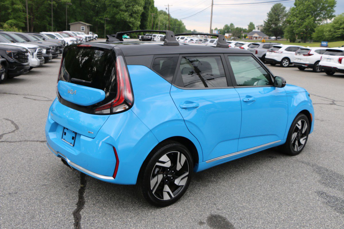 Used 2023 Kia Soul GT-Line FWD image 8